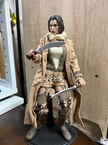Hot toys biohazard - toys, alice